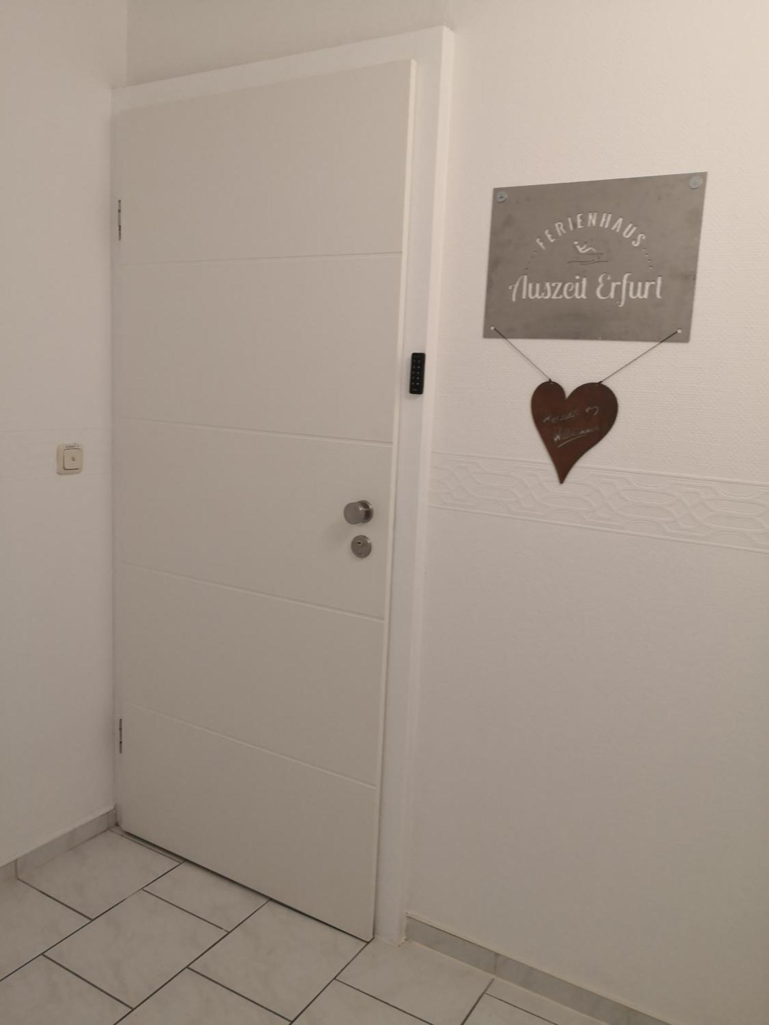 Auszeit2 Erfurt - Stilvolle Dachwohnung Mit Parkplatz - Zentrumsnah מראה חיצוני תמונה